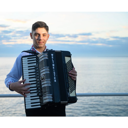 Tânăr acordeonist din Constanța, Sebastian Andrei Ciocan, participă la campionate internaționale