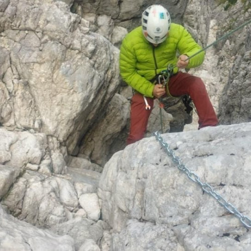 Lant de 20 de metri, montat ilegal în zona săritoarei mari din Pagina lui Călinet, a fost înlăturat de o echipă a Clubului Alpiniștilor Români, după ce s-a constatat că a fost instalat fără autorizație și contrar regulilor eticii alpine. Potrivit agenției de știri Rador, citată de Radio Brașov, această acțiune a avut loc recent și s-a făcut în cadrul unor verificări.