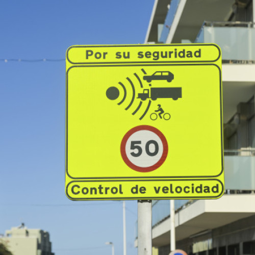 Spania va introduce dispozitive speciale pentru a preveni frânarea bruscă în apropierea radarelor