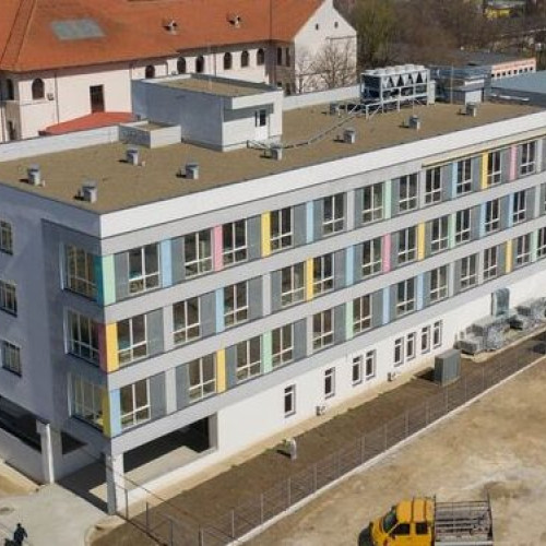 Spitalul din Botoșani promis de aproape un deceniu rămâne închis, deși anunțurile indicau că ar fi gata de patru ani