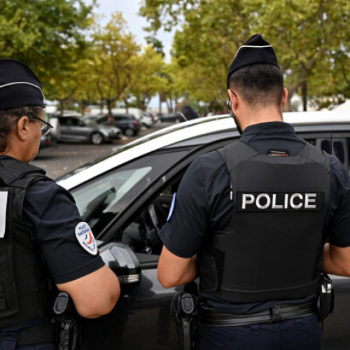 Un mort și cinci răniți după ce o mașină a intrat intenționat într-un grup de pietoni în Franța