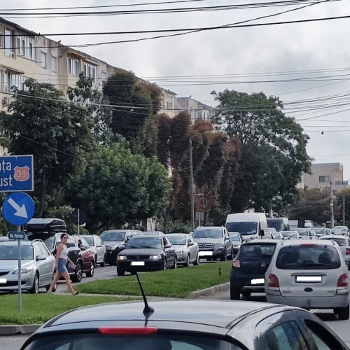 Ambuteiaj provocat de un autobuz defect, autoritățile avertizează șoferii