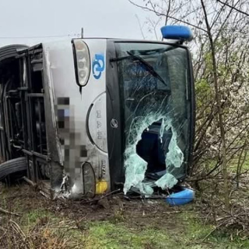 Accident cu autocar în Dumbrava, Cluj: Unsprezece răniți, dintre care trei în stare gravă