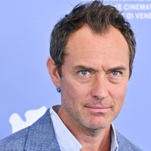 Jude Law în rolul lui Putin la Veneția spune că nu se teme de repercusiuni