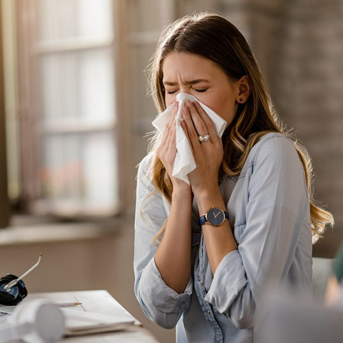 Ambrozia în creștere: polenul atinge niveluri periculoase, avertismentul medicilor