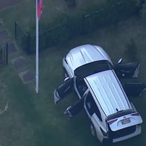 Bărbat arestat după ce a intrat cu mașina în porțile consulatului rus din Sydney