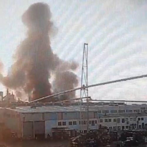 Incendiu la fabrica Kronospan din Sebeș: patru răniți și intervenție de urgență