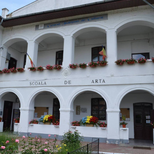 De mâine înscrieri pentru școala populară de arte din Dâmbovița