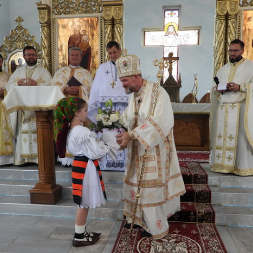 Strâmtura sărbătorește 20 de ani de la sfințirea bisericii în prezența episcopului Vasile Bizău