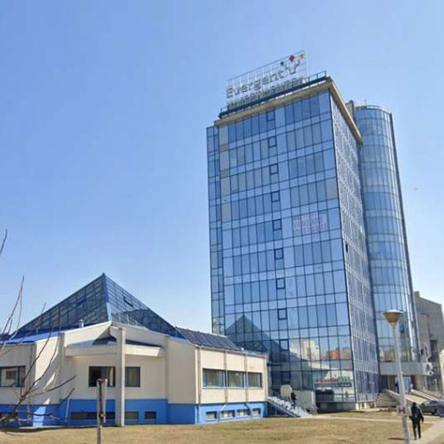 ULTIMA ORĂ: Percheziții DNA la Primăria Bacău în cazul angajatei care ocupă ilegal un apartament de serviciu. Procurorii ridică documente de la sediul primăriei.