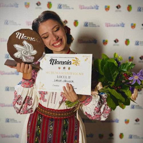 Primarul din Rovinari îl felicită pe Larisa Cârlugea pentru premiul II la Mamaia 2025