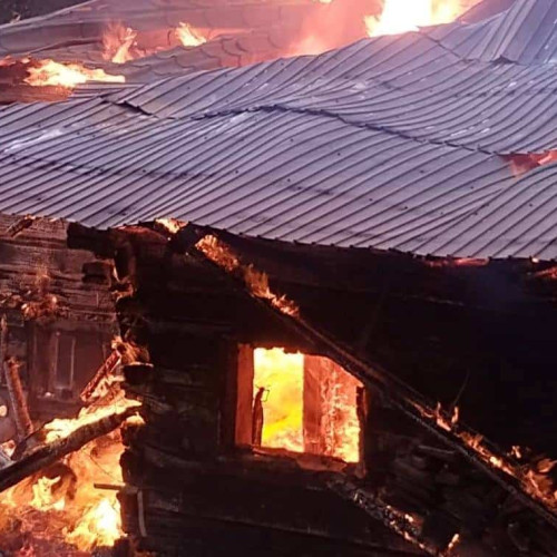 Apel la sprijinul comunității pentru doi frați din Popești, din comuna Întregalde