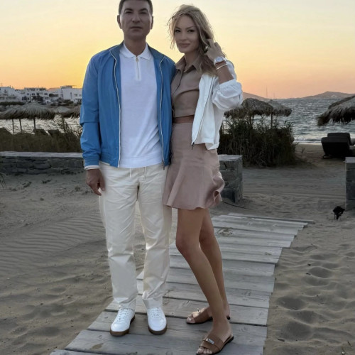 Valentina Pelinel şi Cristi Borcea se pregătesc de momentul în care gemenele vor merge la școală