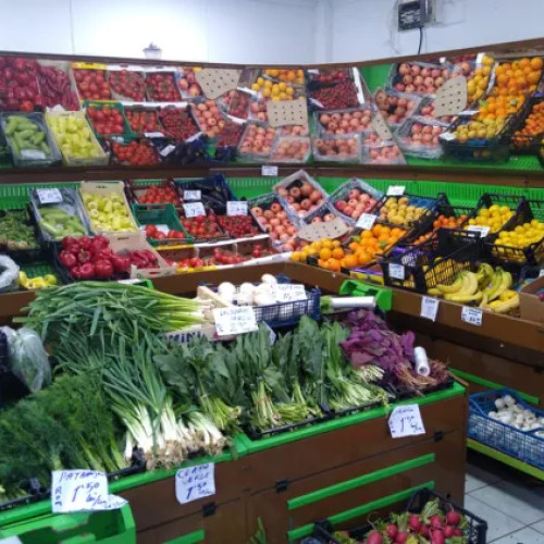 Incident cu tentă xenofobă în Florești a atras atenția autorităților după publicarea articolului de către Știri de Cluj despre un incident într-un magazin din localitate. IPJ Cluj a spus că polițiștii s-au sesizat din oficiu și au demarat verificări pentru a stabili circumstanțele.