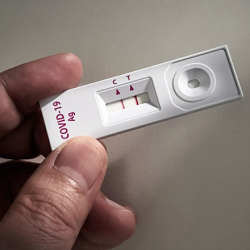 Număr crescător de cazuri COVID-19 în România în această vară