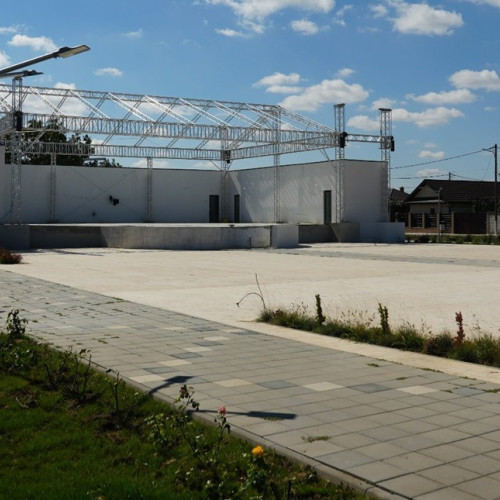 Centru civic intră în faza finală a modernizării: două parcări, zone de joacă și întreținere