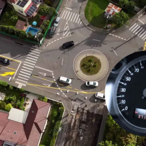 Locuitorii din Cluj-Napoca cer măsuri pentru siguranța copiilor pe aleea din fața blocului de pe strada Alexandru Vlahuță