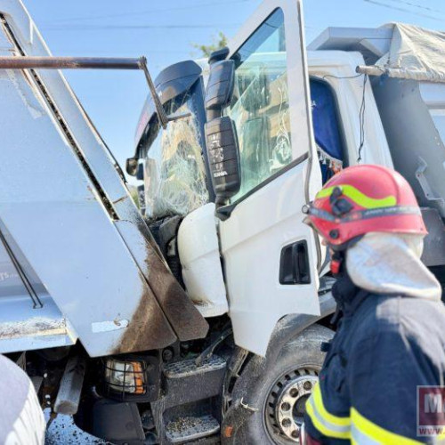 Accident pe E58 în Mănăstirea Doamnei: un bărbat rănit, două camioane implicate