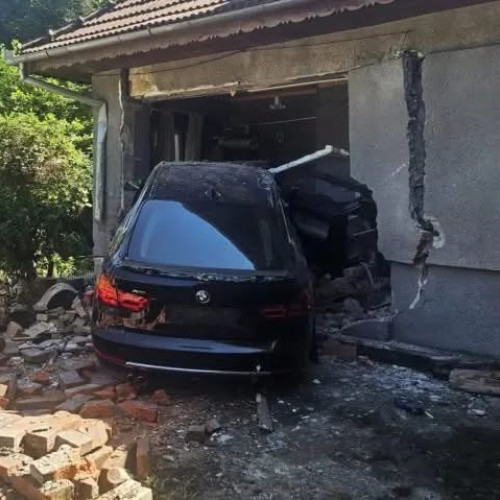 Accident rutier spectaculos în apropiere de Reșița, soldat fără victime