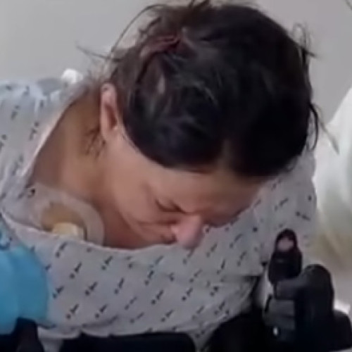 Lavinia face primii pași după arsuri în Belgia