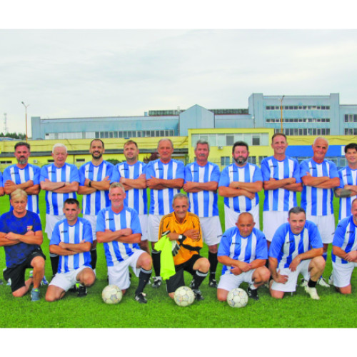 Meci amical între veteranii din Ștei și Brad se încheie remiză 3-3