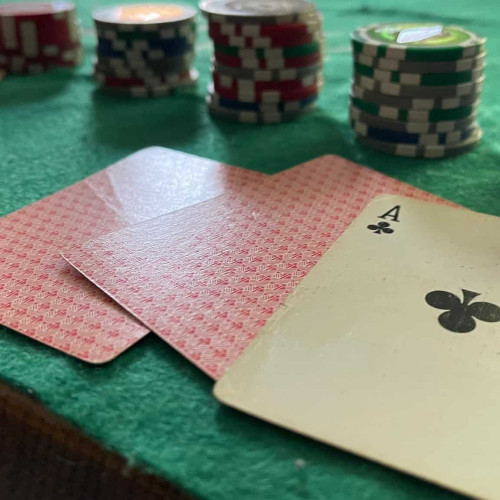 Condamnare la Judecătoria Aiud după un conflict izbucnit la o partidă de cărţi