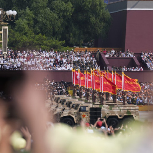 Xi Jinping afirmă că renaşterea Chinei este de neoprit la o paradă militară uriașă