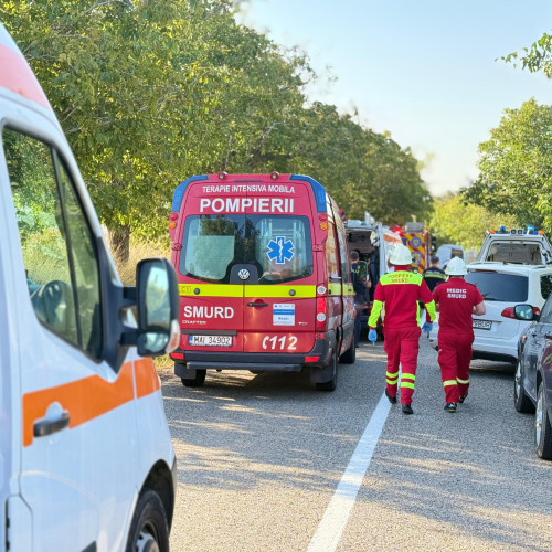 Accident grav pe DN 24 C în județul Botoșani: trei morți și 15 răniți