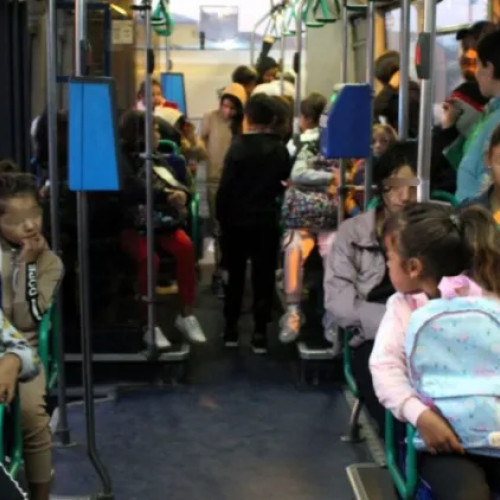 Nemulțumiri la Școala Ion Creangă din Cluj din cauza transportului elevilor