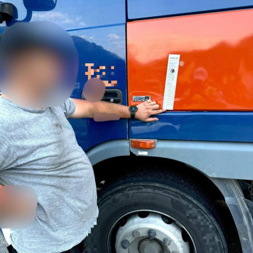 Șofer amendat cu 9.000 lei după ce a manipulat tahograful la Brezoi