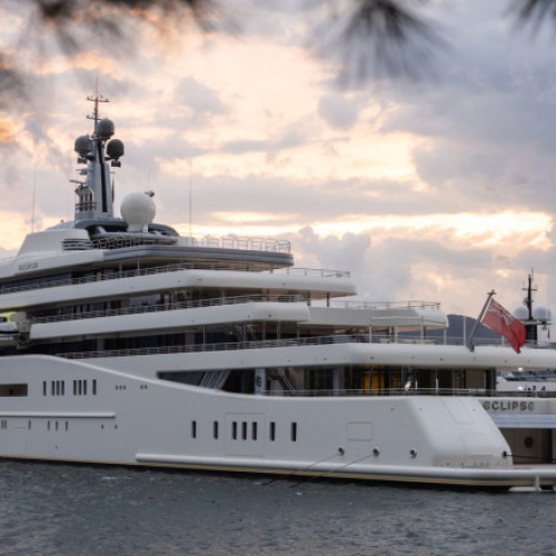 Roman Abramovici își menține iahtul „Eclipse” în Turcia