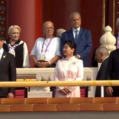 Adrian Năstase se explică după fotografia alături de lideri mondiali