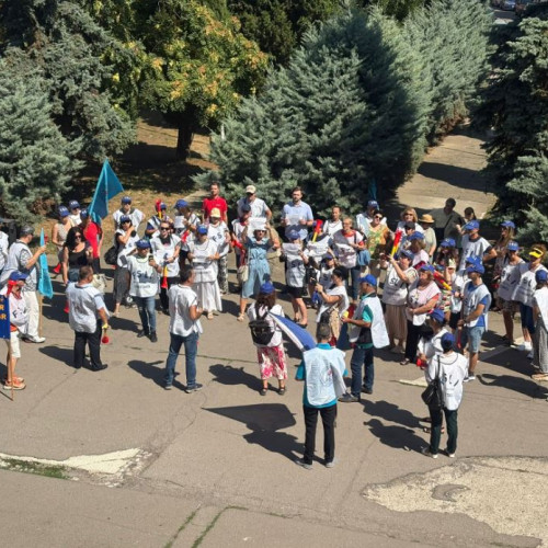 Cadre didactice cer demisia ministrului Daniel David după majorarea normei didactice