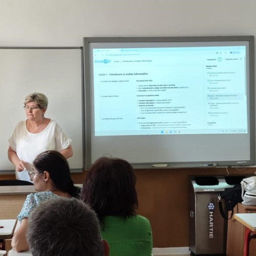 Liceul Teoretic Traian din Constanța a prezentat platforma Boost21 cadrelor didactice