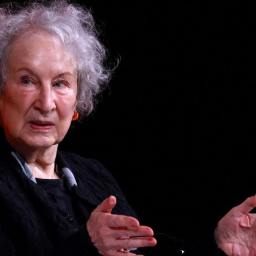 Margaret Atwood reacţionează la retragerea temporară a „The Handmaid's Tale” în Alberta