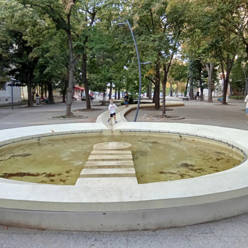 Ansamblul urban de pe aleea de la P-uri, criticat pentru stare și utilitate