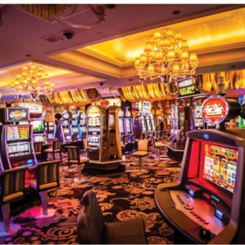 Cazinouri terestre atrag românii prin atmosferă, socializare și oferte