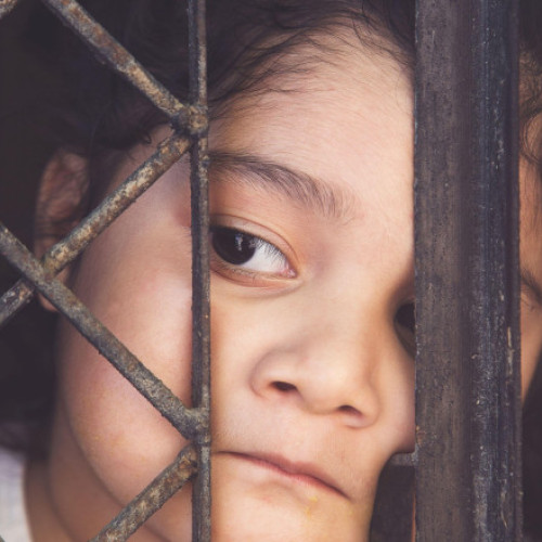 Guvern britanic sancționează opt persoane și trei organizații legate de Rusia pentru deportarea copiilor ucraineni