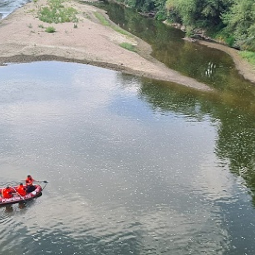 Intervenție de urgență pentru o persoană aflată în dificultate pe insula râului Someș, în Satu Mare