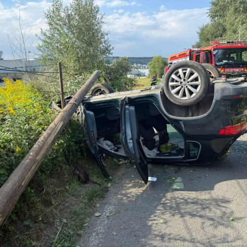 Pompierii intervin la un accident grav pe strada Valea Gârbăului din Florești