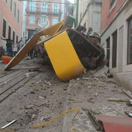 Tragedie în Lisabona: 15 persoane au murit după ce funicularul Gloria a deraiat