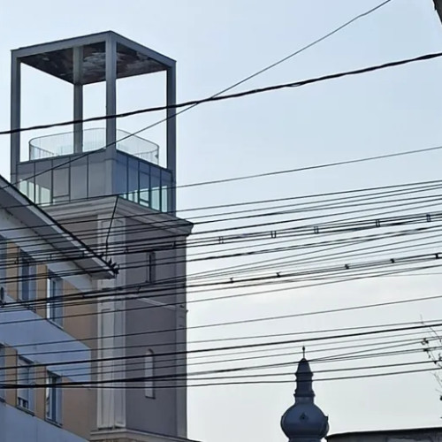 Cluj-Napoca confruntă stresul vizual al cablurilor suspendate