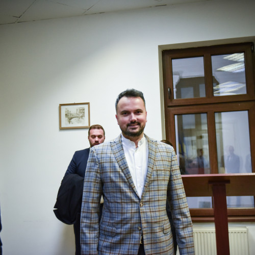 AUR propune momente solemne la începutul zilei de școală în învățământul preuniversitar