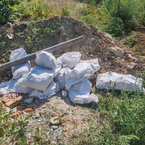 Atenție la depozitări ilegale deșeuri în Vulcana-Pandele, avertisment din partea autorităților
