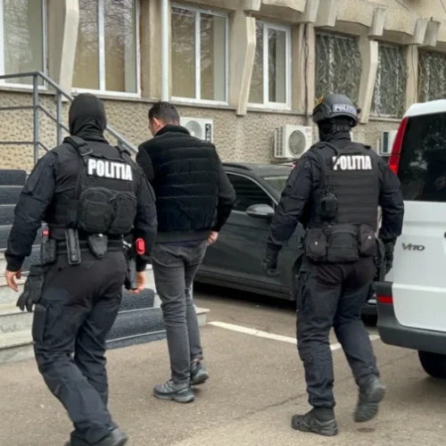 Cinci afaceriști, reținuți în dosarul mașinilor de lux vândute cu sustragere de la plata impozitelor