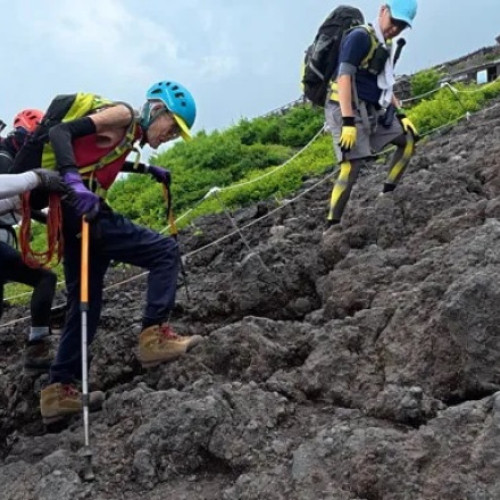 Kokichi Akuzawa, la 102 ani, devine cea mai în vârstă persoană care a urcat Fuji în Japonia
