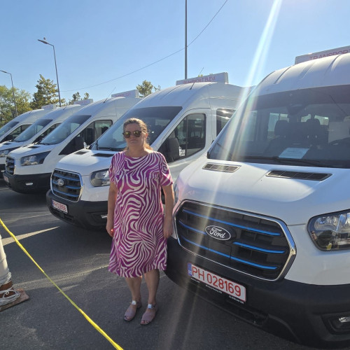 Bărăganu primește un microbuz electric pentru transportul elevilor