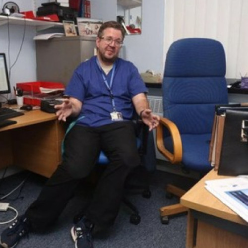 Chirurg britanic condamnat pentru fraudă după amputarea picioarelor în Cornwall