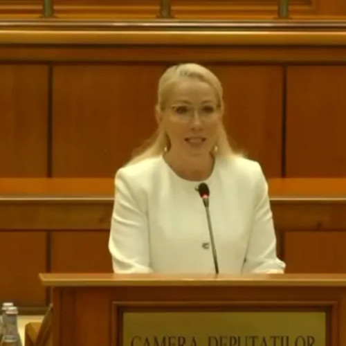 Ioana Ramona Bruynseels atrage atenția prin moțiunea de cenzură împotriva guvernului condus de Ilie Bolojan