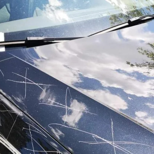 Clujean reclamă vandalism în Mănăștur, după ce mașina a fost zgâriată